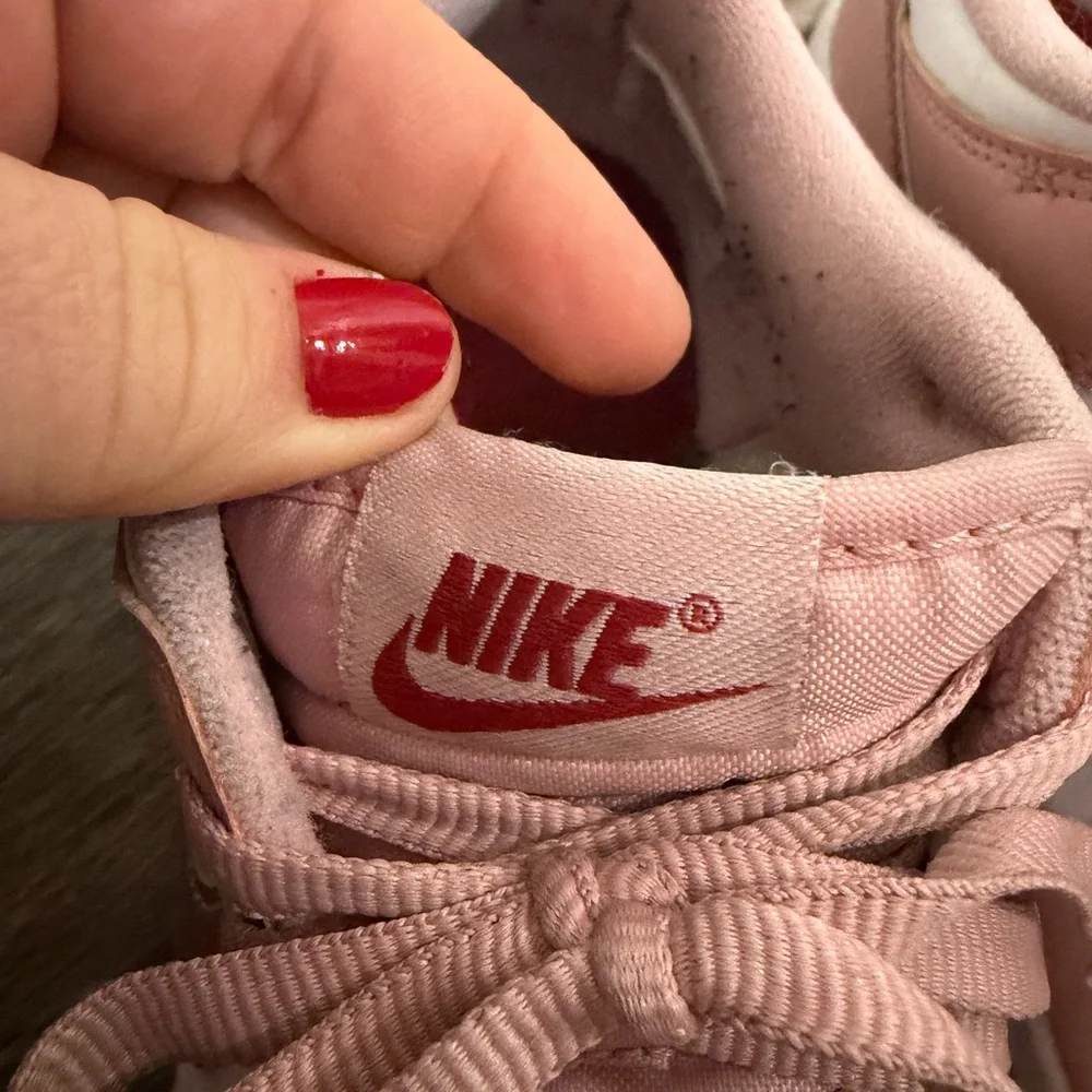 Nike Low-Top Sneakers in Dusty Pink and Red Logo - Picture 3 of 7